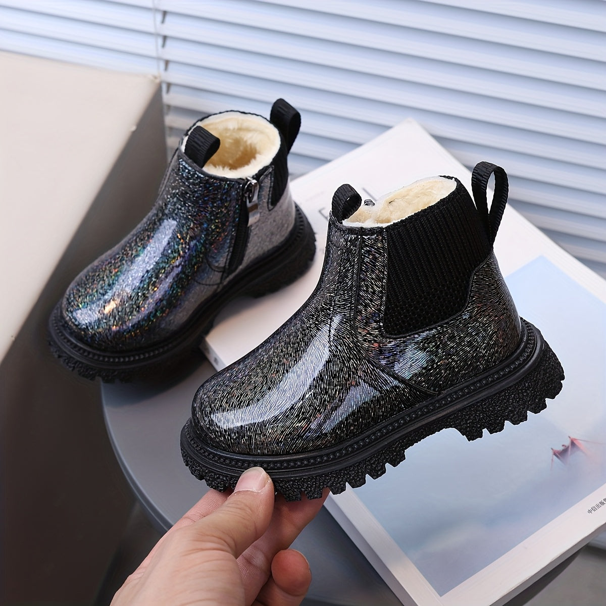 Botas de invierno brillantes con forro de pelo para niñas