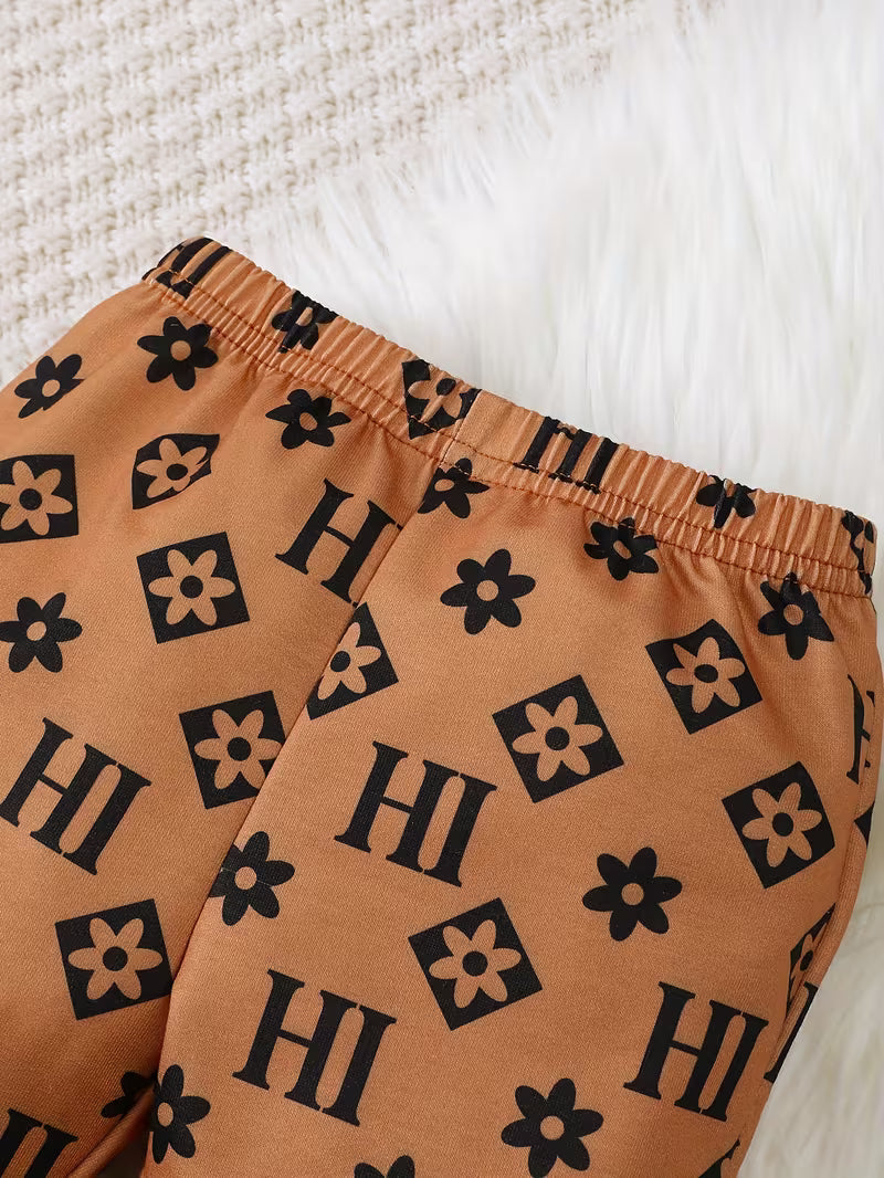 ini Icon El conjunto Hi Bear' para el street style de tu pequeño