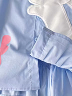 Vestido infantil con estilo escolar y bordado de conejitos