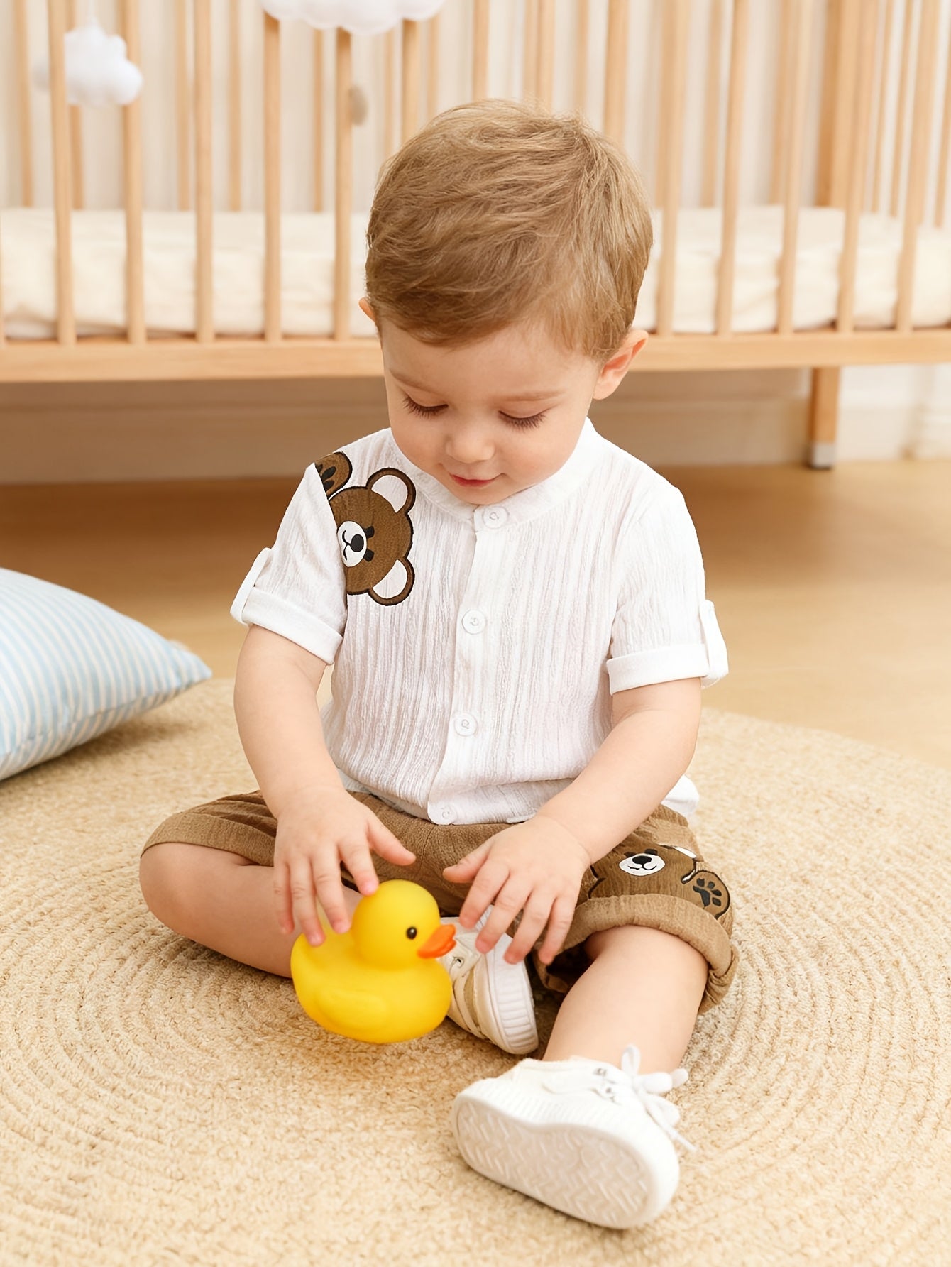 Conjunto de Verano para Bebé: Camisa de Oso y Pantalones Cortos