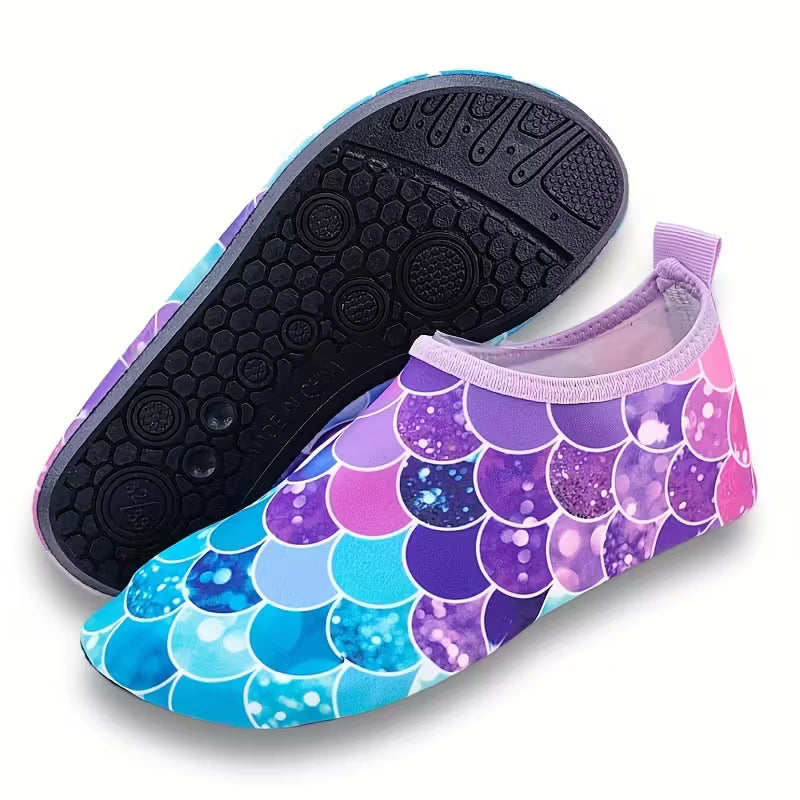 Zapatos de agua con escamas de sirena para pequeñas exploradoras