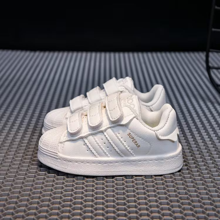 Zapato deportivo con diseño moderno