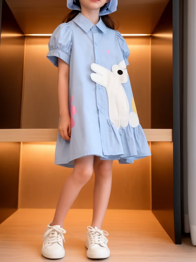 Vestido infantil con estilo escolar y bordado de conejitos