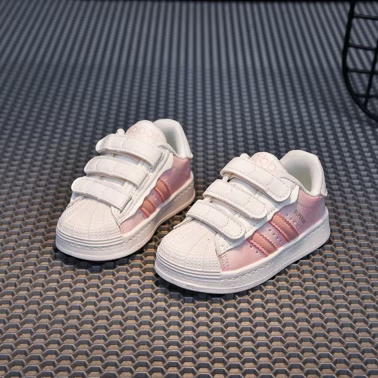 Zapato deportivo con diseño moderno