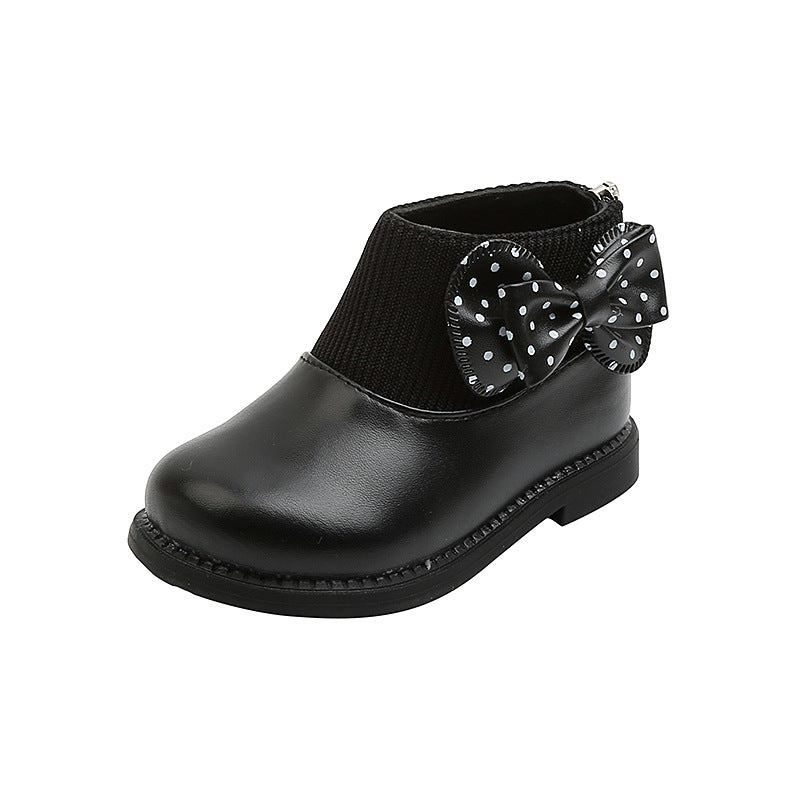 Zapato elegante para niñas con diseño moderno y lazo lateral con lunares en España