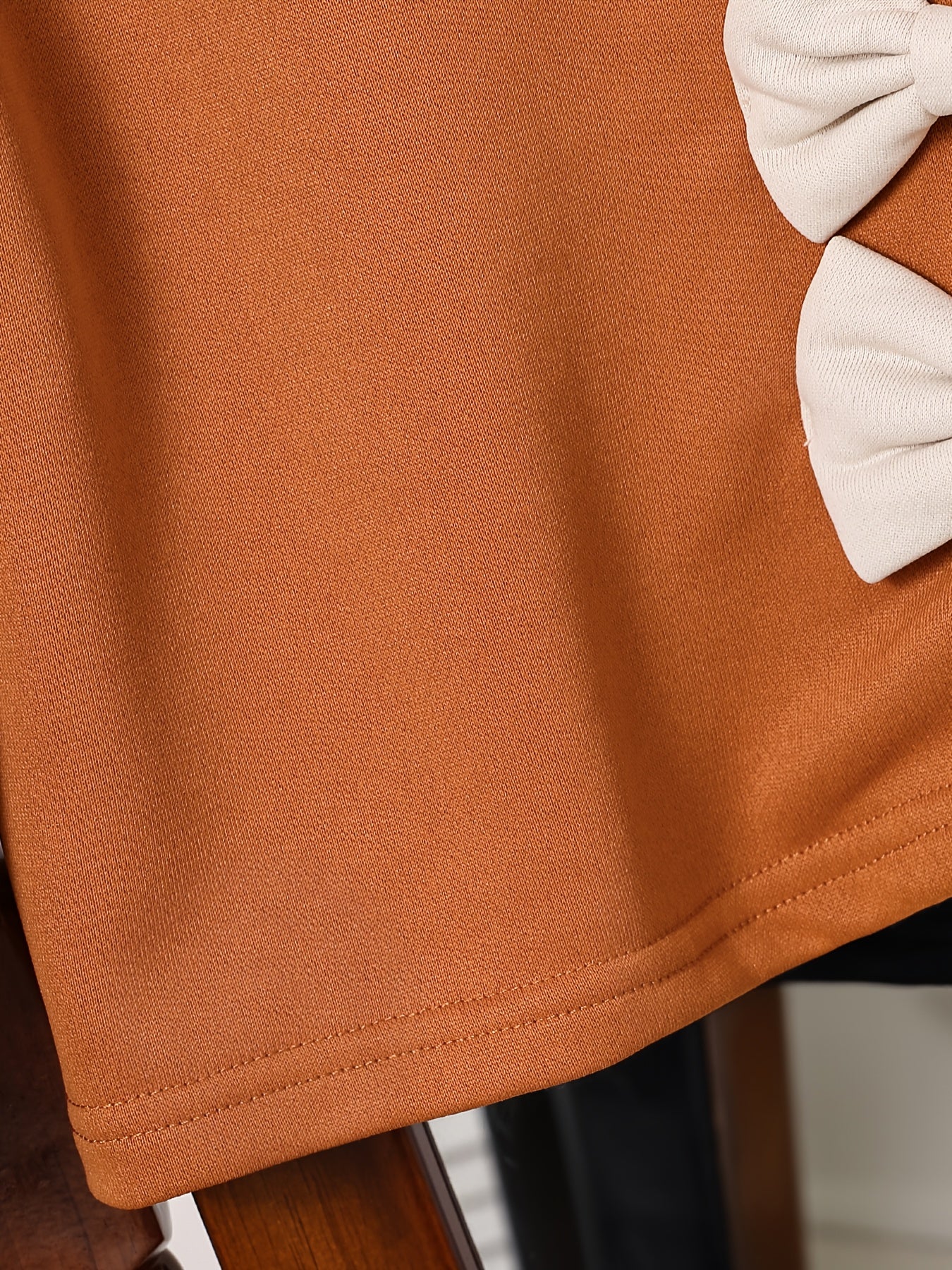 Conjunto Moderno de Algodón con Detalles de Lazos