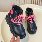 Botas de invierno para niña con diseño de corazones