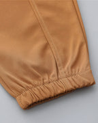 Cómodo conjunto de dos piezas: sudadera y pantalón cómodo de algodón.