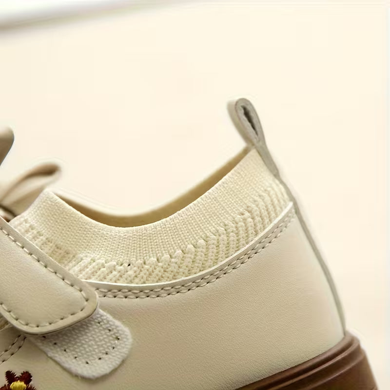 Zapato elegante con diseño clásico y moderno en España