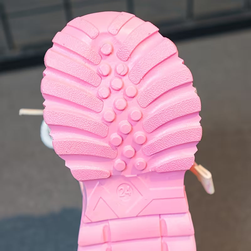 Zapato rosa con diseño deportivo moderno para niñas en España