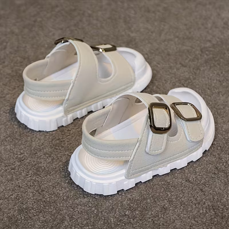 Comodidad en Cada Paso: El Calzado Ideal para el Verano de tu Pequeño