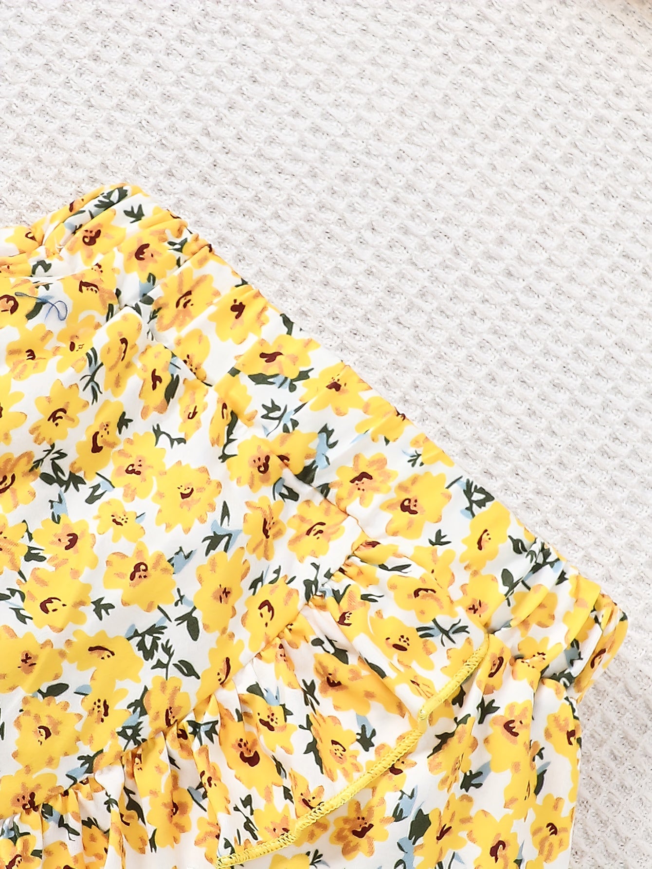 Conjunto de Verano para Niña: Top Amarillo y Falda Floral