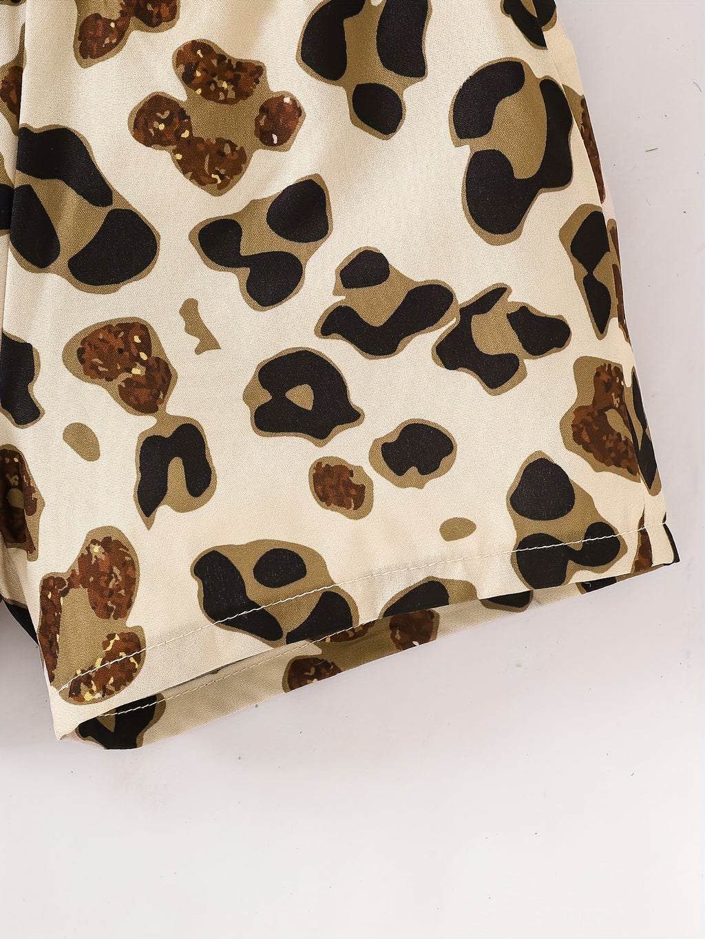 Conjunto de Verano con Estampado de Leopardo y Volantes