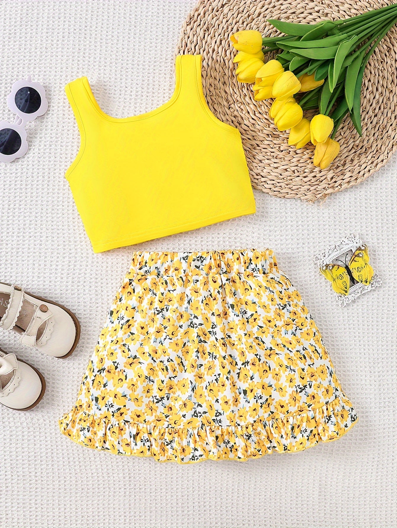 Conjunto de Verano para Niña: Top Amarillo y Falda Floral