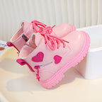 Botas de invierno para niña con diseño de corazones