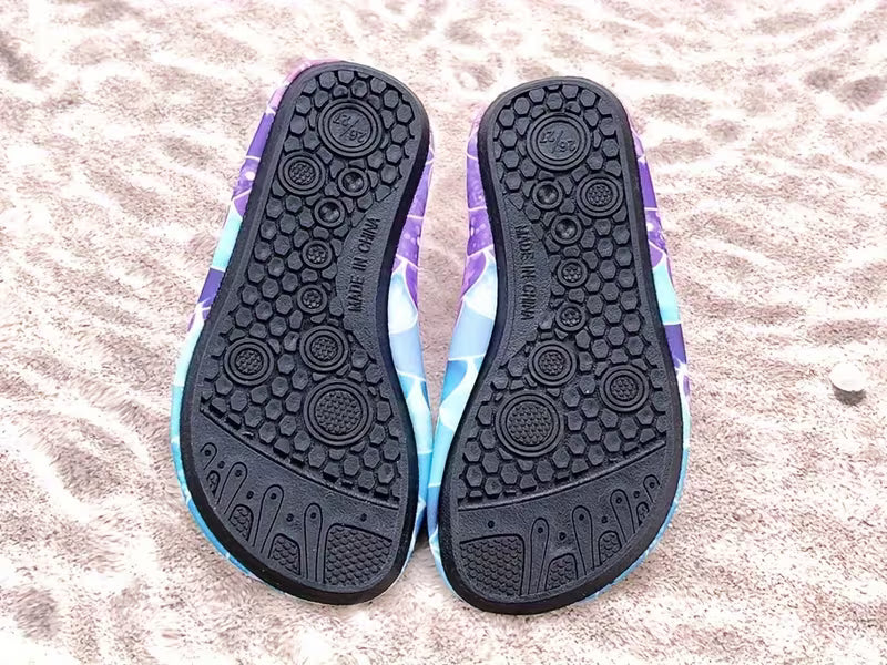Zapatos de agua con escamas de sirena para pequeñas exploradoras