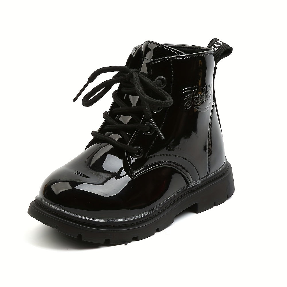 Botas de invierno con diseño de charol estilo moderno y un toque clásico y elegante 