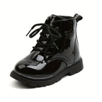 Botas de invierno con diseño de charol estilo moderno y un toque clásico y elegante 