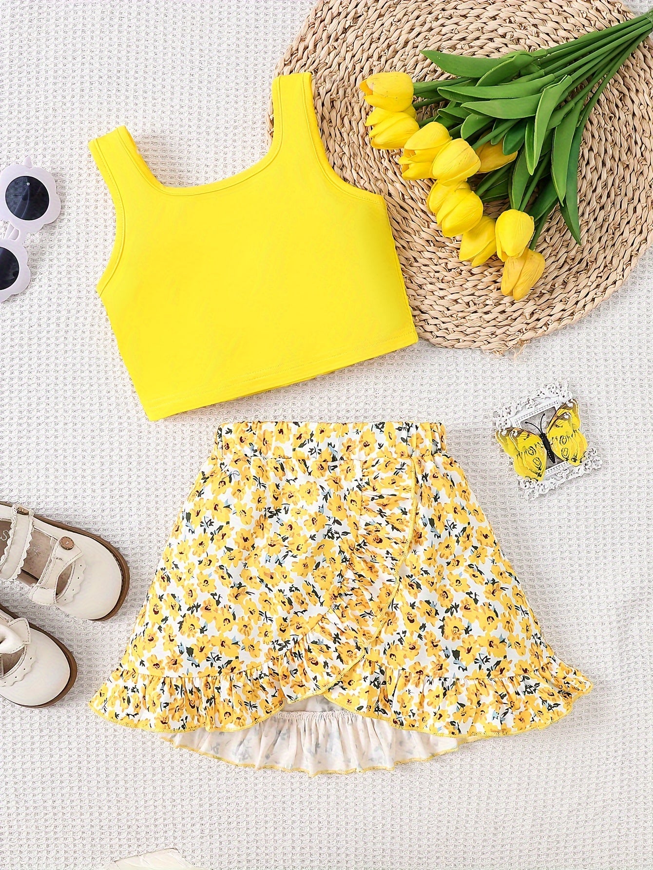 Conjunto de Verano para Niña: Top Amarillo y Falda Floral
