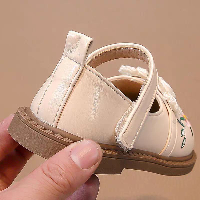 Zapato clásico de verano para niñas con bordado de flores