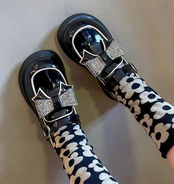 Zapato brillante para niñas con lazo elegante en España