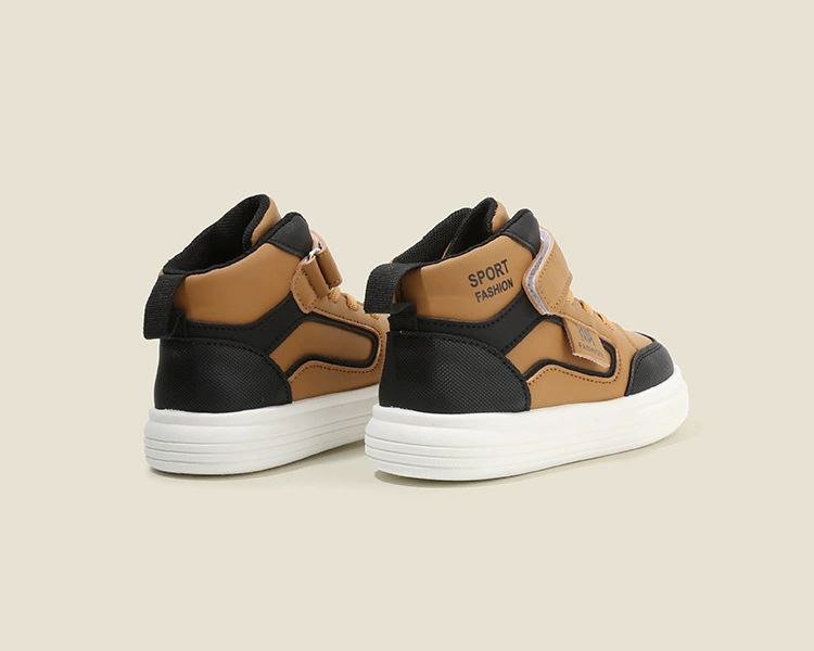 Zapatillas deportivas modernas para niños en España