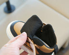 Zapatillas deportivas modernas para niños en España