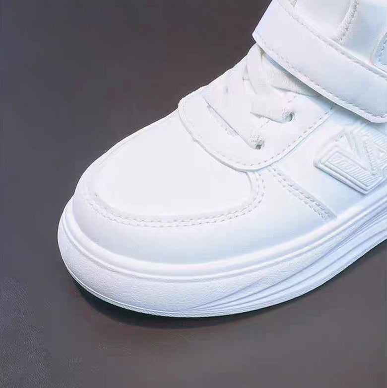 Zapatillas deportivas modernas para niños en España