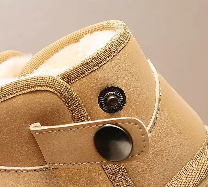 Bota de invierno con diseño adorable decorada con cara de osito en España