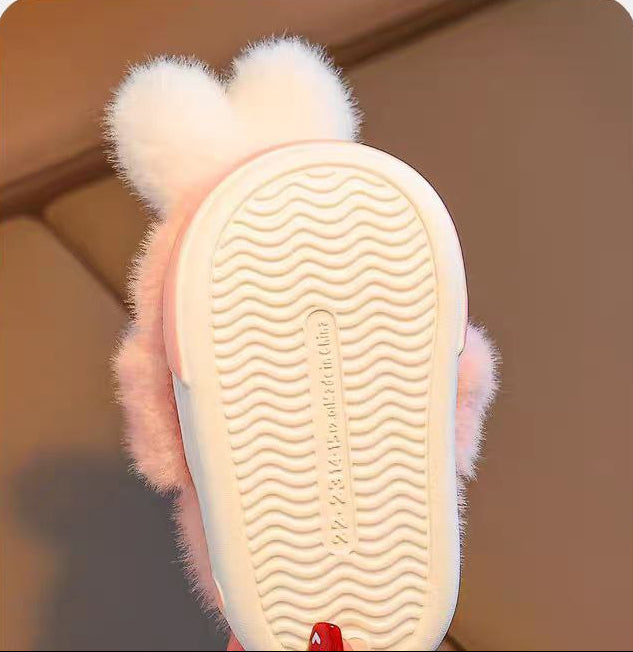 Pantuflas de invierno cálidas con diseño de dibujos animados en España