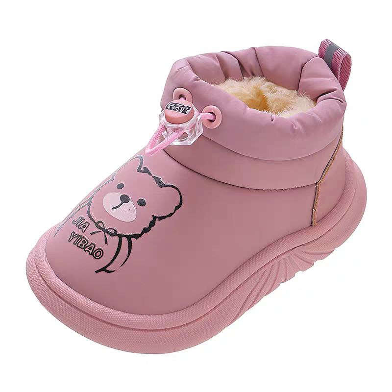 Zapato de invierno con diseño de oso en España