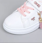 Zapato rosa encantador para niña con diseño de dibujos animados