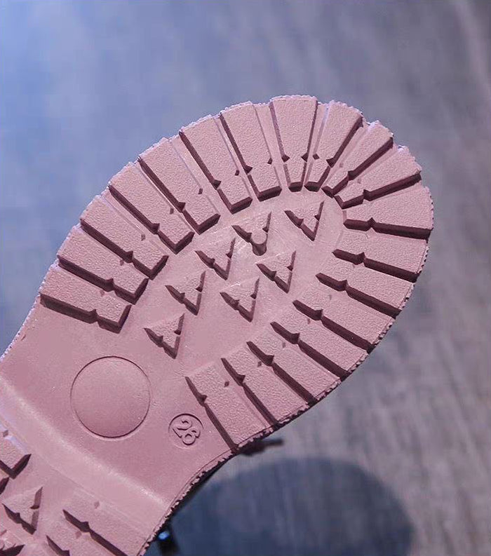 Bota de invierno brillante con estilo moderno para niños