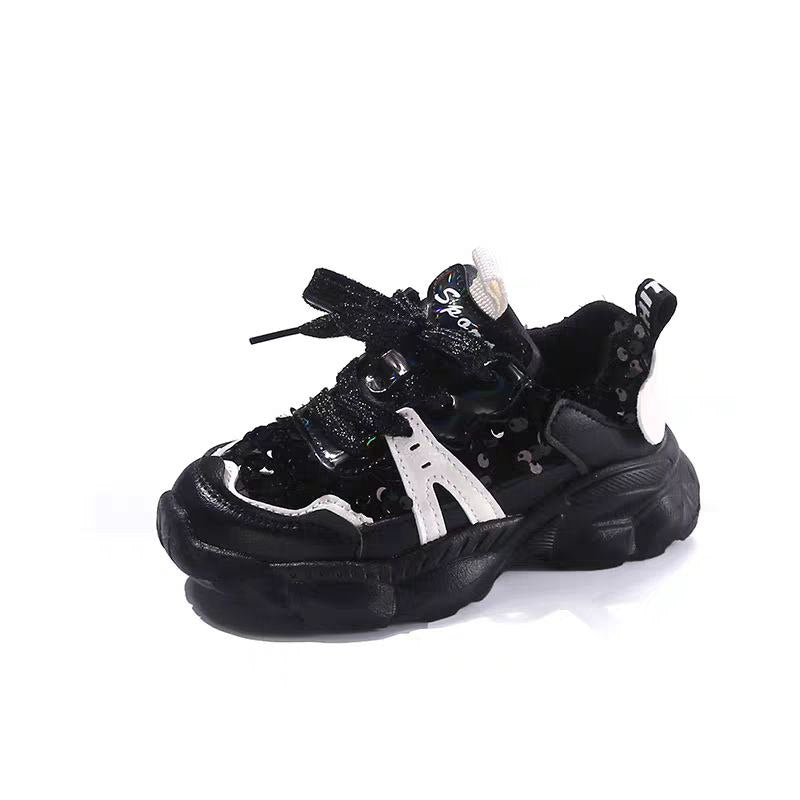 Zapato de invierno moderno para niños en España