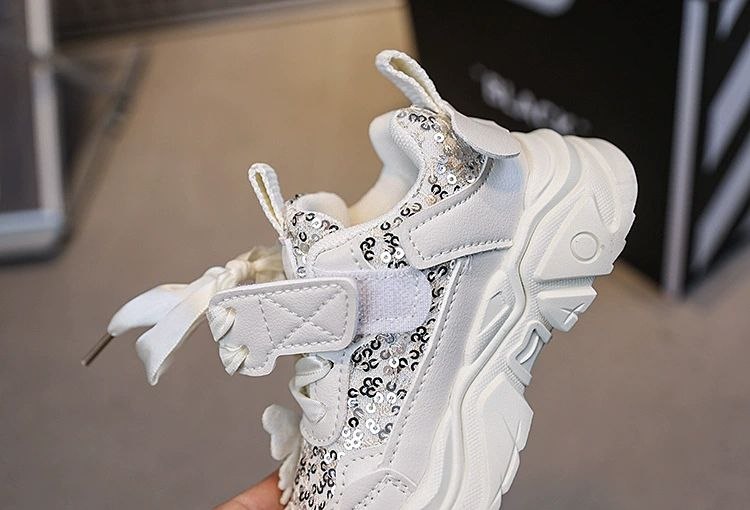 Zapatillas cálidas con diseño moderno para niños en España
