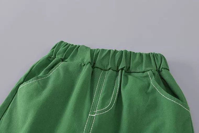 Conjunto niño 3 piezas: camisa de botones, camiseta interior y pantalón verde de algodón en España