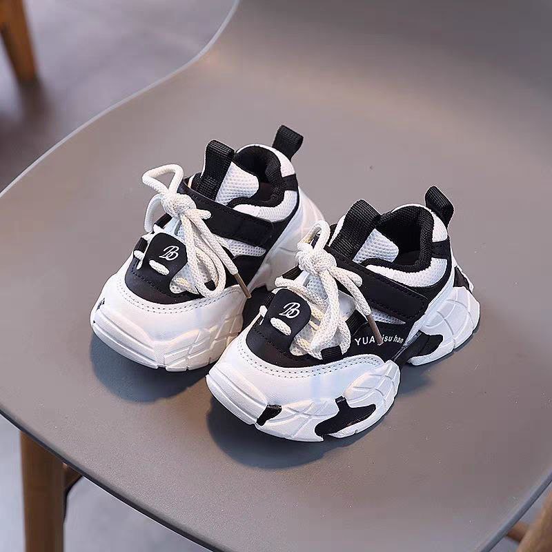 Zapato con diseño deportivo moderno