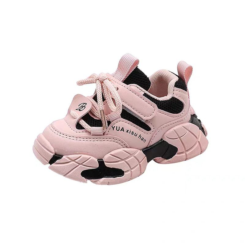 Zapato con diseño deportivo moderno