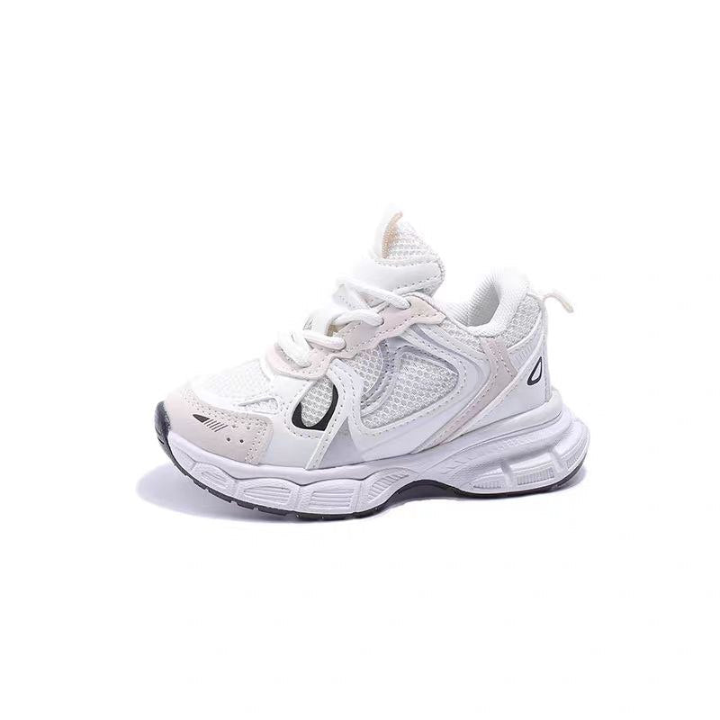 Zapatillas deportivas para niños con diseño moderno en España