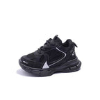 Zapatillas deportivas para niños con diseño moderno en España