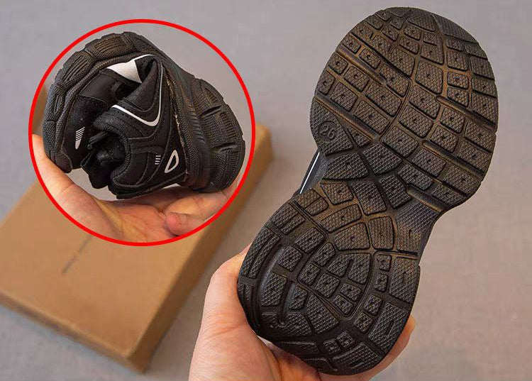 Zapatillas deportivas para niños con diseño moderno en España