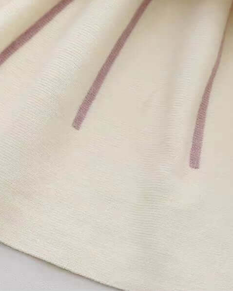 Vestido niña invierno cálido con lazos de satén y cuello altol as tallas disponibles.Ideal para primavera  en España