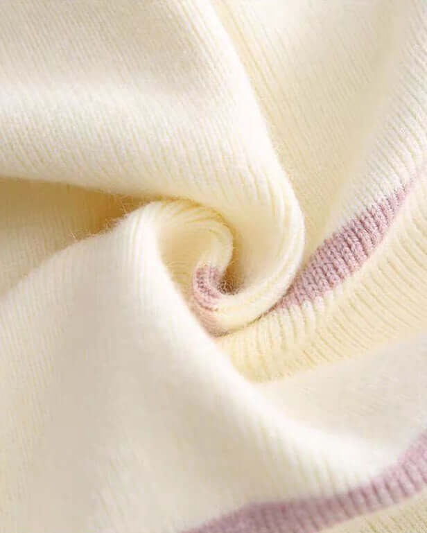 Vestido niña invierno cálido con lazos de satén y cuello altol as tallas disponibles.Ideal para primavera  en España