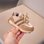 Zapato con diseño deportivo moderno para niños en España