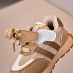 Zapato con diseño deportivo moderno para niños en España