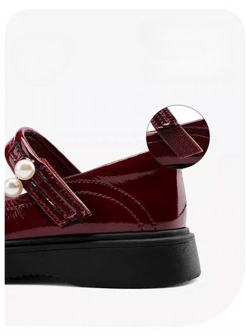 Zapato moderno y elegante para niña con diseño clásico en España