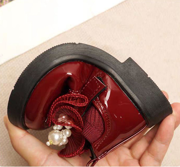 Zapato clásico brillante para niña en España