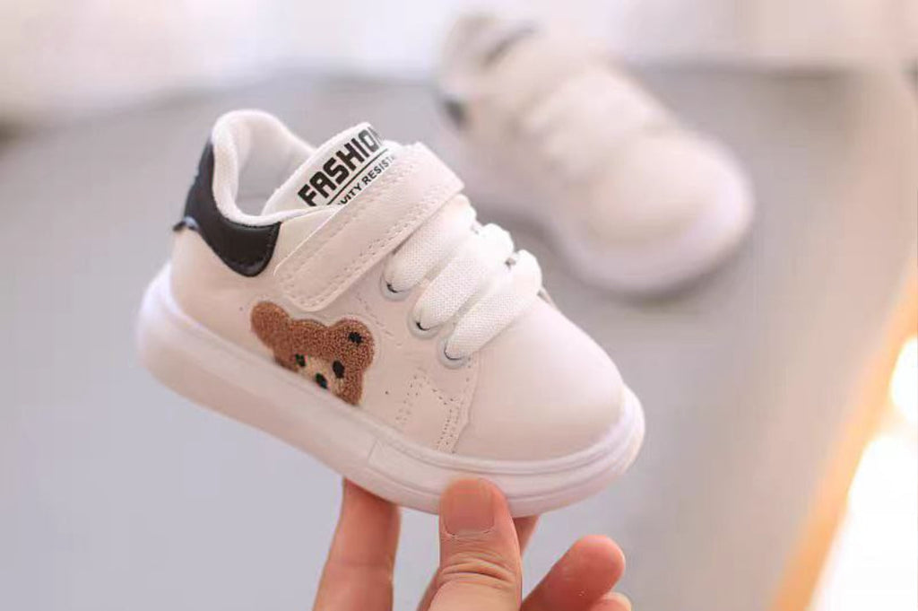 Zapatilla deportiva con cabeza de oso bordada, diseño primaveral y veraniego