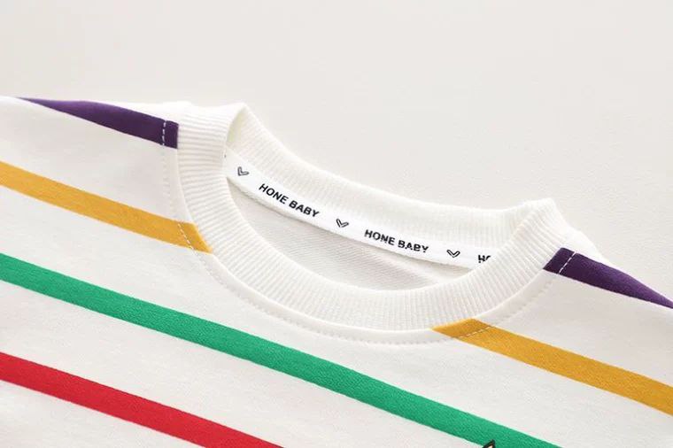 Conjunto de 3 Piezas con Rayas Arcoíris y Bolso de Dinosaurio