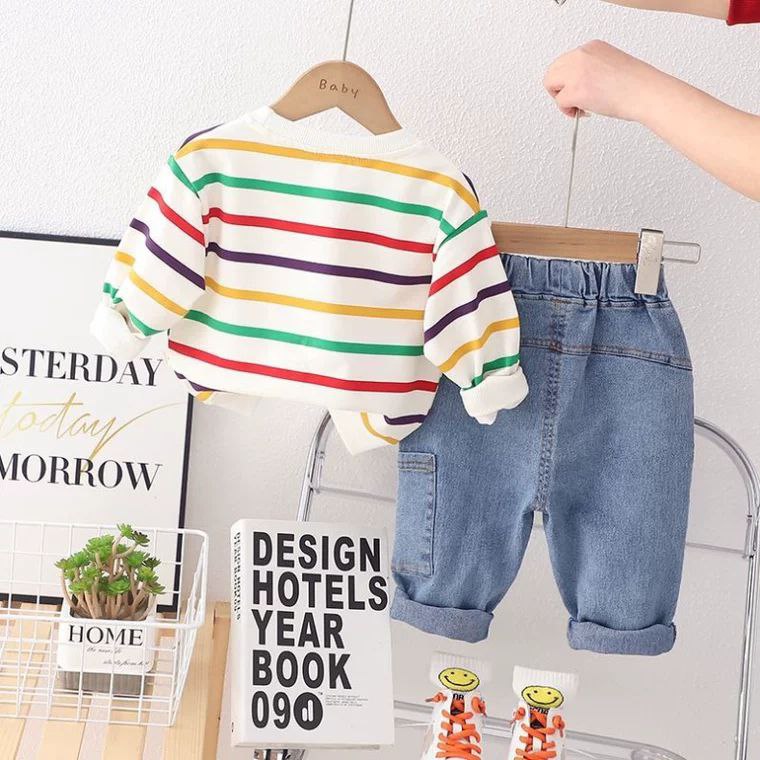 Conjunto de 3 Piezas con Rayas Arcoíris y Bolso de Dinosaurio